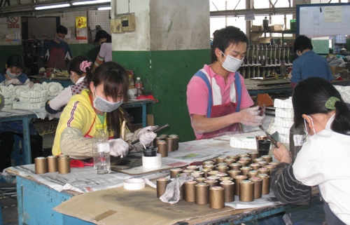 Chinamigrantworkers China's young migrant workers
