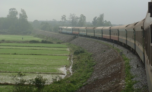 North-South_train_Vietnam North South Vietnam Train