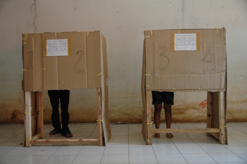 Voters cast votes in Indonesia local elections